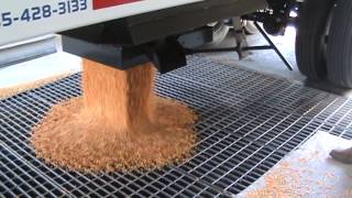 Bourbon Trailers  unloading corn from Easy Flow hopper [upl. by Fiorenze430]