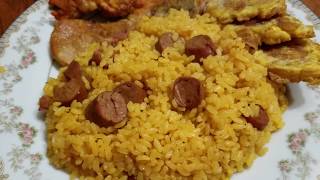 Como hacer Arroz con Salchichas estilo Puertorriqueño [upl. by Mcmaster]