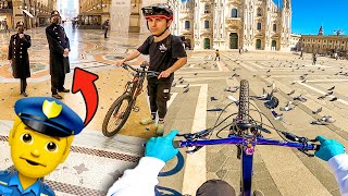 PRENDO UN PICCIONE IN PIAZZA DUOMO 🤕 fermati dalle guardie [upl. by Mulligan]